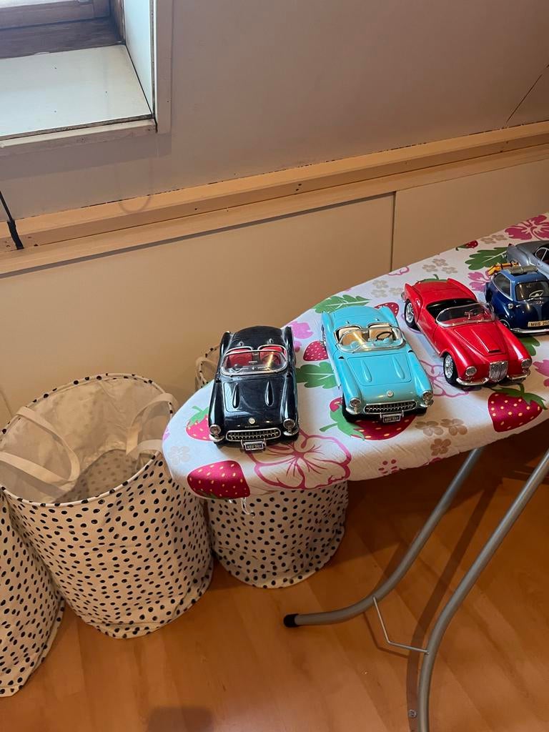 Oude modelauto's 1:18, Hobby en Vrije tijd, Modelauto's | 1:18, Ophalen of Verzenden, Gebruikt, Auto, Overige merken