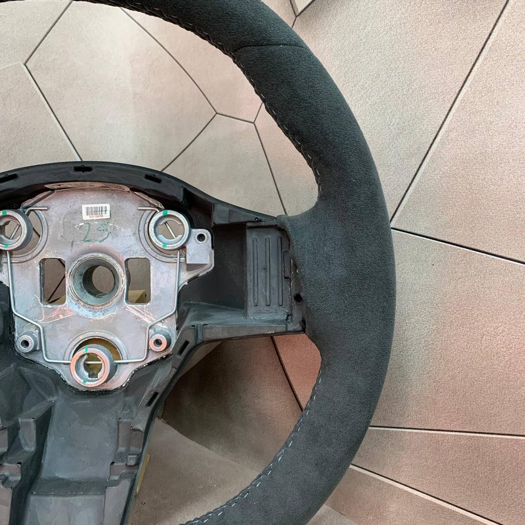 Foto 2 van Stuurwiel Stuur Tesla model 3 Model Y ALCANTARA NIEUW