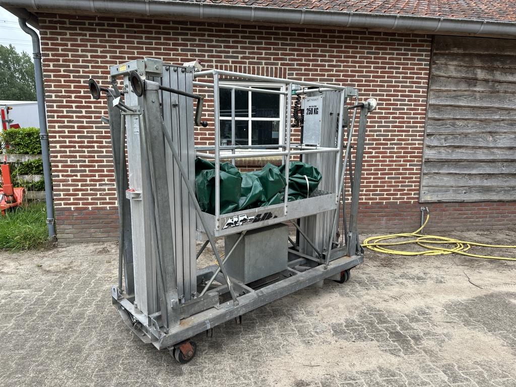 ALP 2 persoons lift 220 Volt ex overheid, Ophalen, MB machinery B.V., Info@mb-machinery.nl, Stopsdijk 1, 7218MG Almen, NL