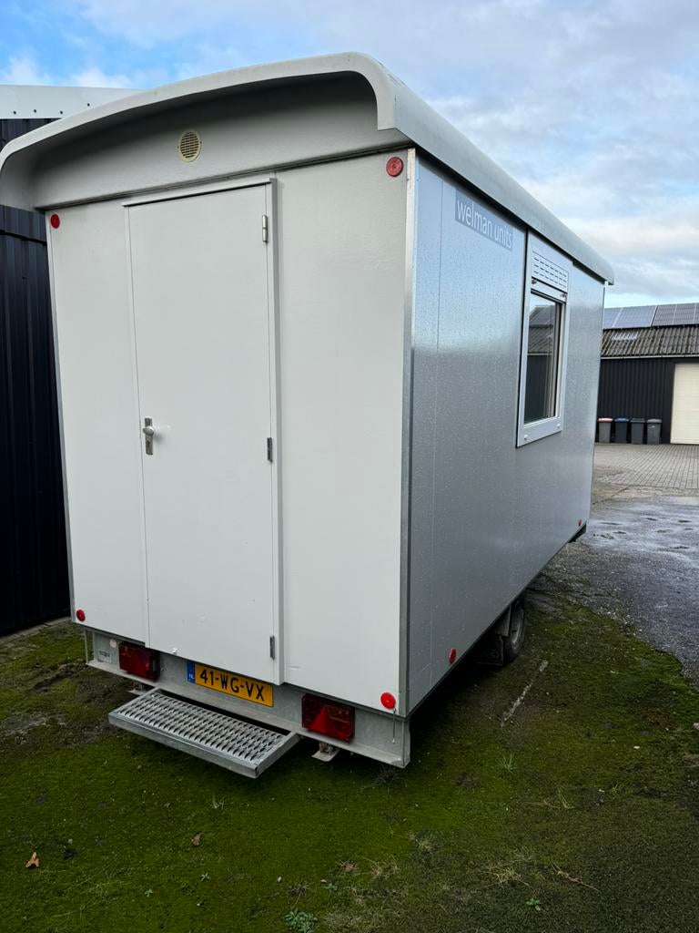 Te huur, snelverkeer schaftwagens met chemisch toilet., Doe-het-zelf en Verbouw, Bouwketen en Schaftketen, Ophalen of Verzenden