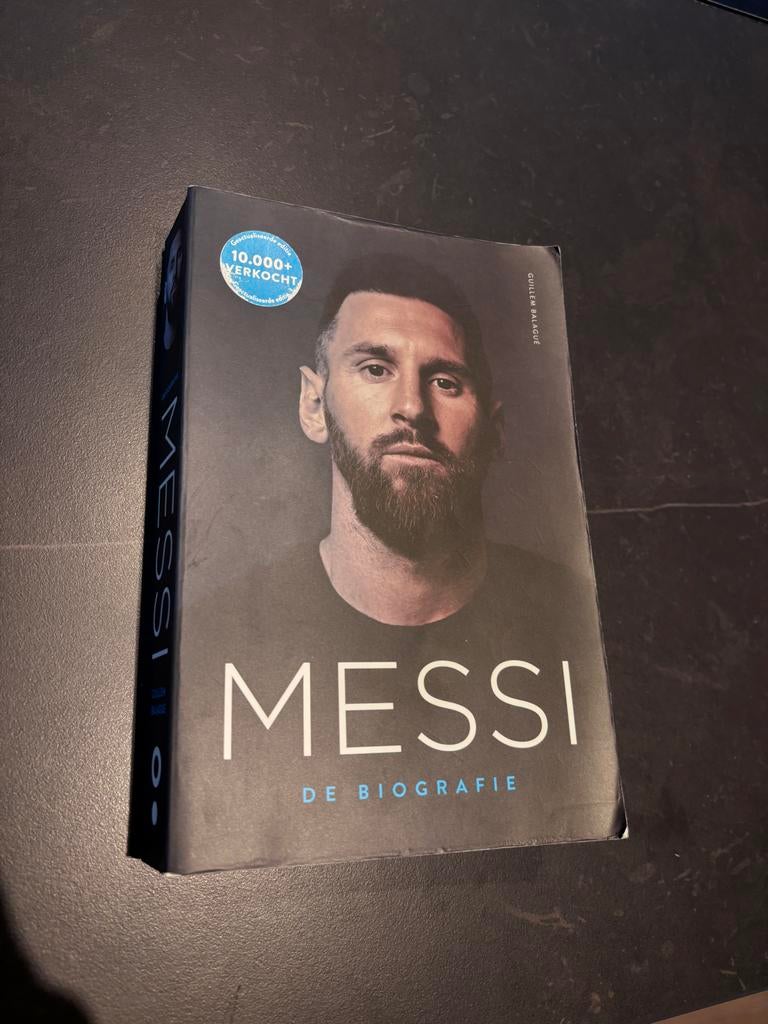 Messi - De biografie (NL), Ophalen of Verzenden, Zo goed als nieuw, Sport