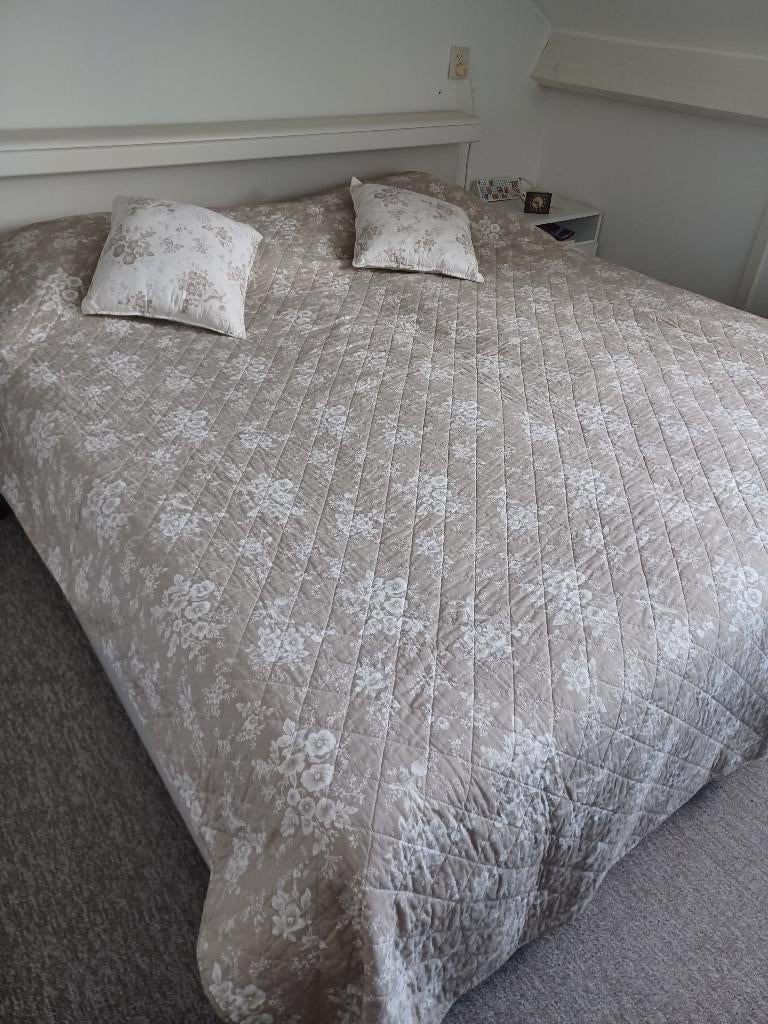 Nieuwe Bedsprei, Wit, Ophalen of Verzenden, Kussen, Nieuw