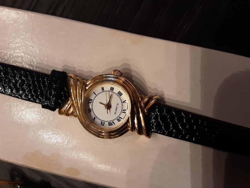 Elegant dameshorloge met lederen banden, Overige merken, Overige materialen, Polshorloge, Ophalen of Verzenden
