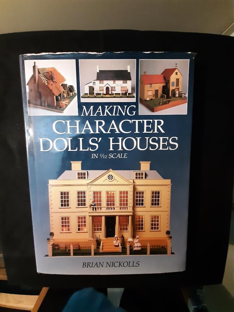 Boeken hoe zelf een poppenhuis te maken, Ophalen, Gebruikt, Poppenhuis