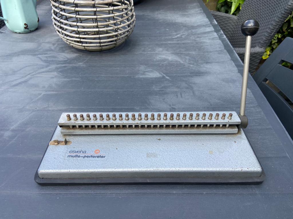Perforator 26 rings Esveha, Ophalen of Verzenden, Gebruikt