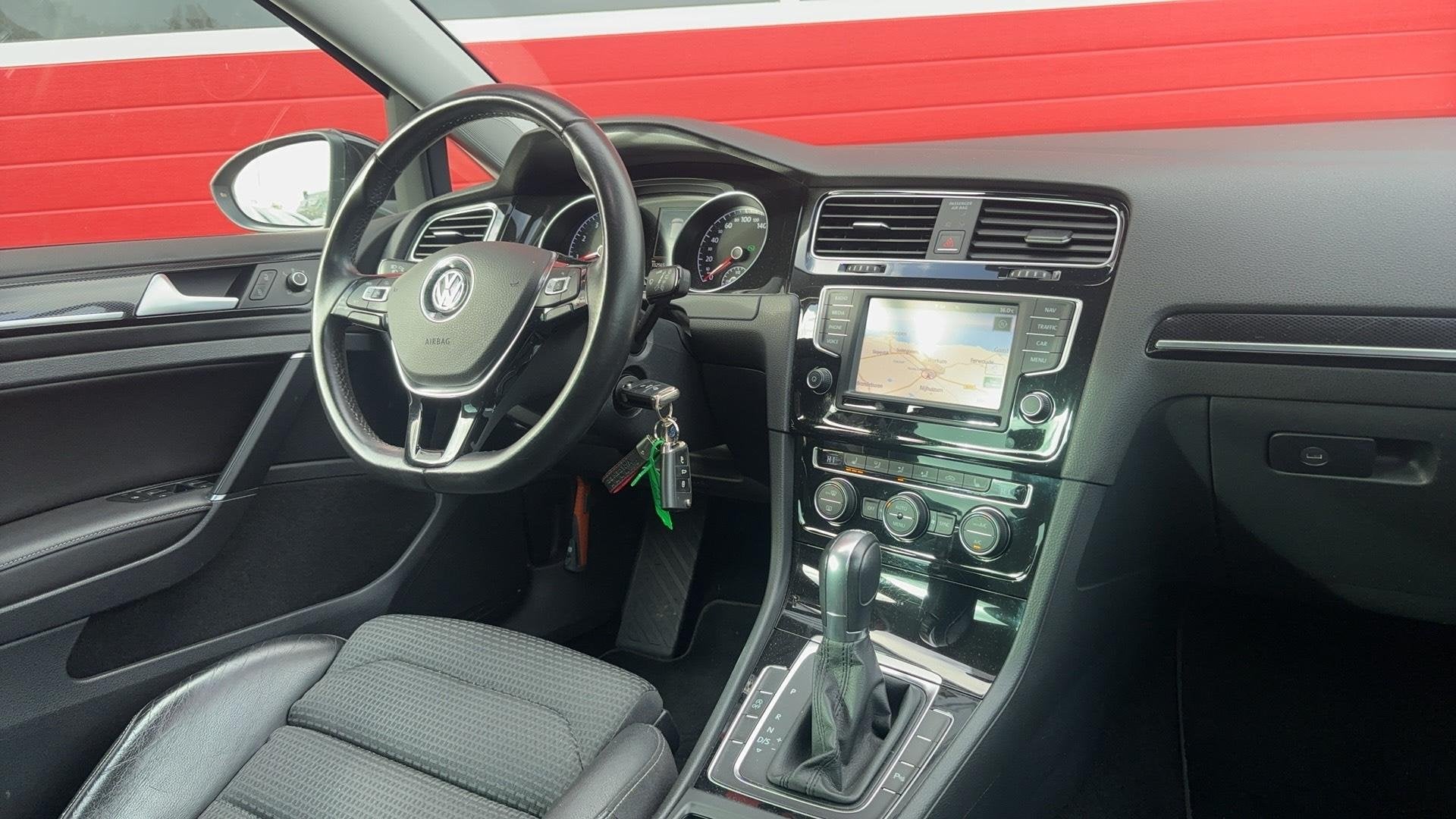 Volkswagen Golf 1.4 TSI Business Edition Connected AUTOMAAT, Auto's, 125 pk, Gebruikt, 4 cilinders, Leder en Stof