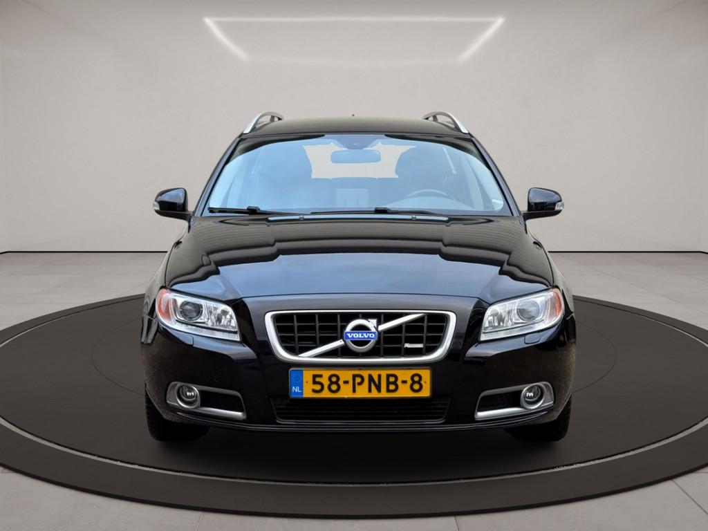 Volvo V70 2.0T R-Edition * YOUNGTIMER * TREKHAAK * LEER * ON, Auto's, Voorwielaandrijving, Euro 5, Zwart, 4 cilinders