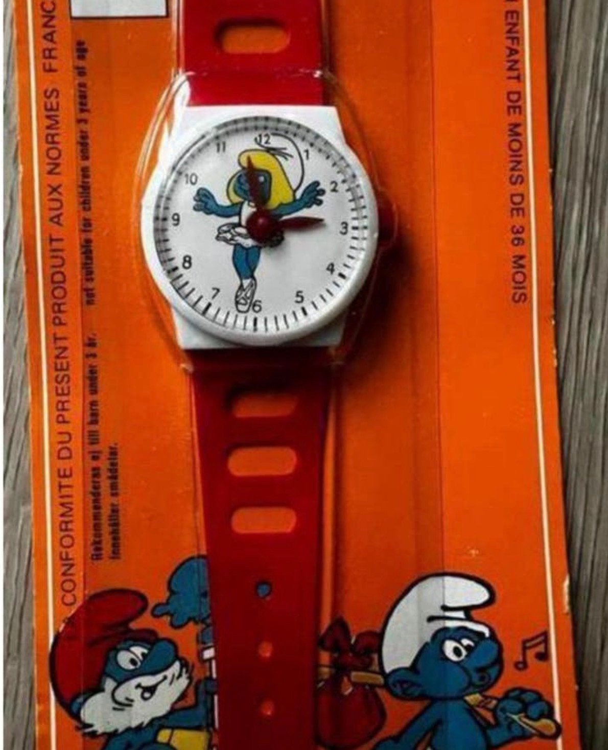 Vintage Smurfen 1983 horloge.( nieuw in de verpakking ), Ophalen of Verzenden, Nieuw, Smurfin, Gebruiksvoorwerp