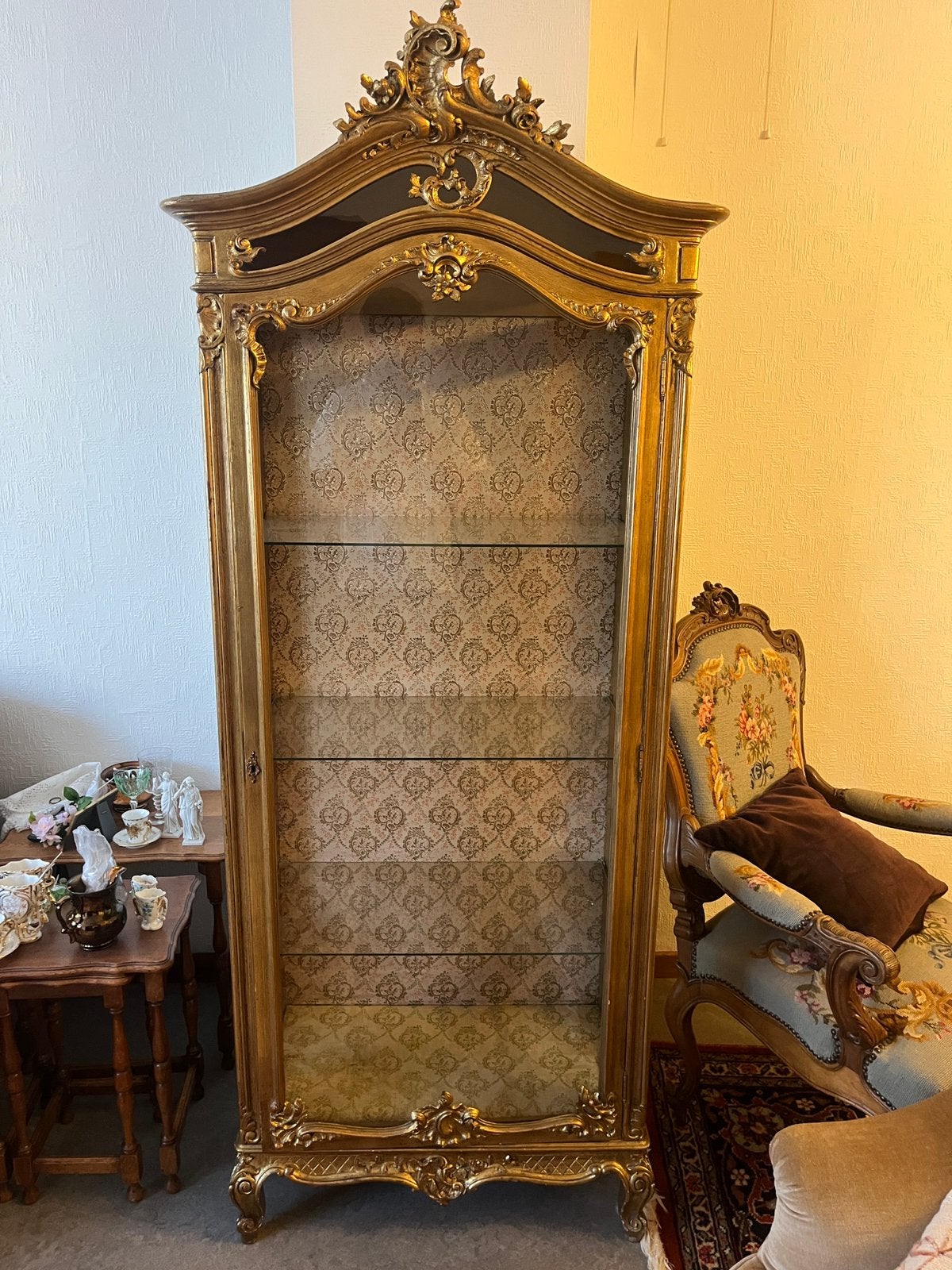 Prachtige antieke Louis XV vitrinekast, Ophalen