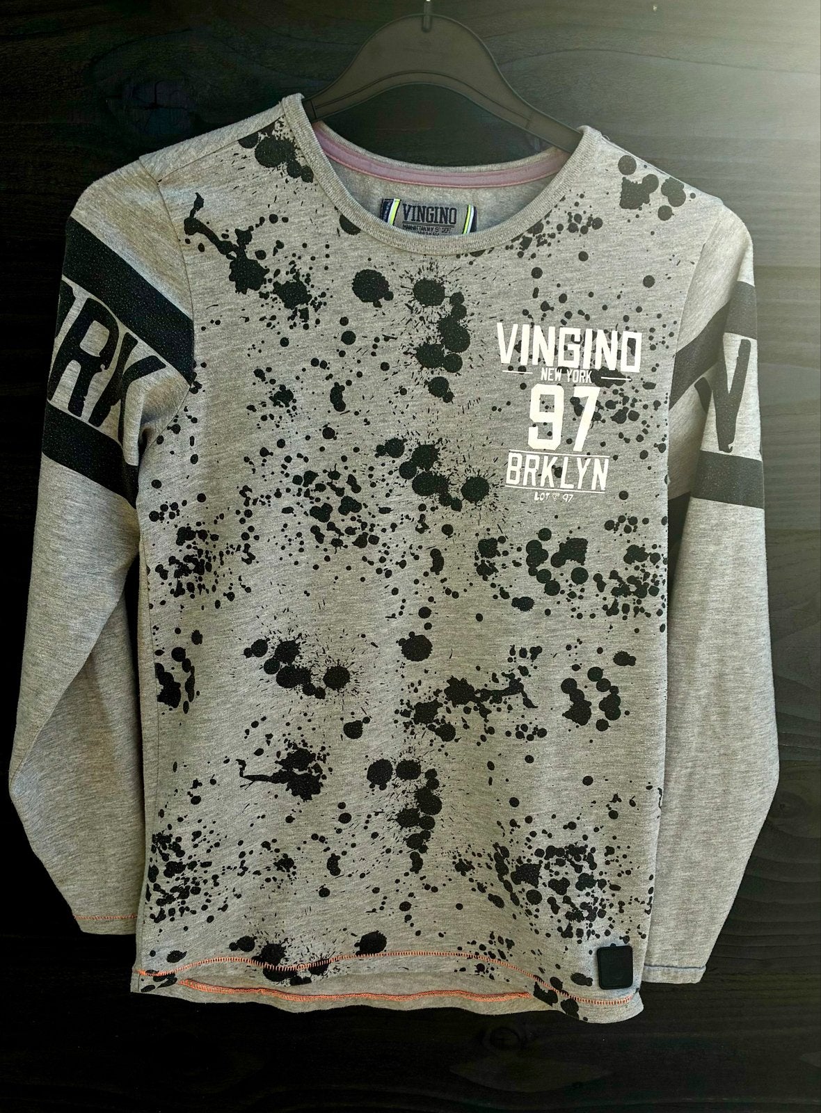 Vingino Longsleeve Grijs met Zwarte Spetters Maat 12, Kinderen en Baby's, Ophalen of Verzenden, Gebruikt, Jongen, Shirt of Longsleeve