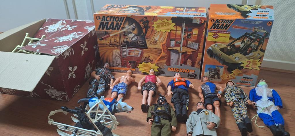 Grote verzameling Action Man spullen uit 2001, Kinderen en Baby's, Speelgoed | Actiefiguren, Ophalen of Verzenden, Gebruikt