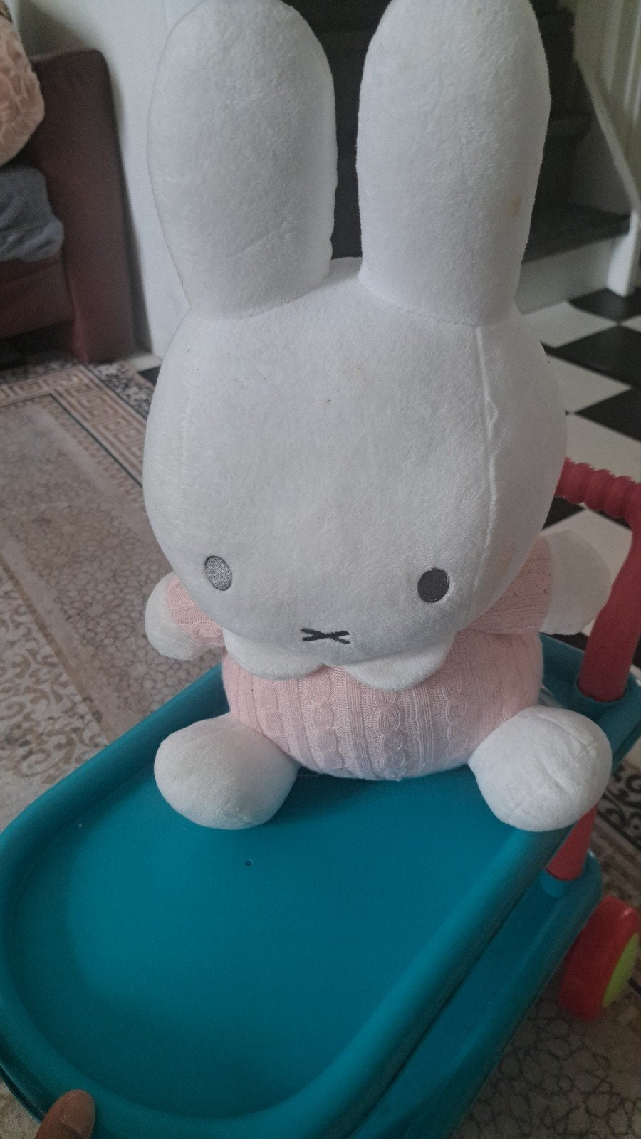 Nijntje knuffel met roze trui - Zo goed als nieuw, Konijn, Nijntje, Ophalen of Verzenden, Zo goed als nieuw