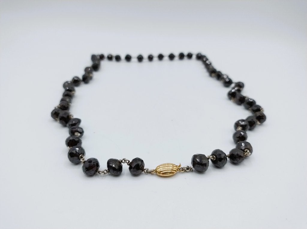 Granaten ketting met gouden slot., Gebruikt, Info@zilverwebsite.nl, Verzenden, Zilverwebsite.nl