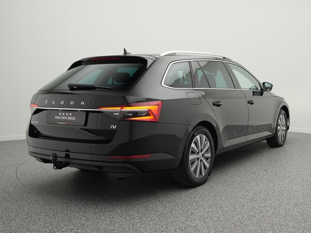 Skoda Superb Combi 1.4 TSI 218pk iV Business Edition Plus |, Auto's, Skoda, Stof, Gebruikt, 4 cilinders, Zwart
