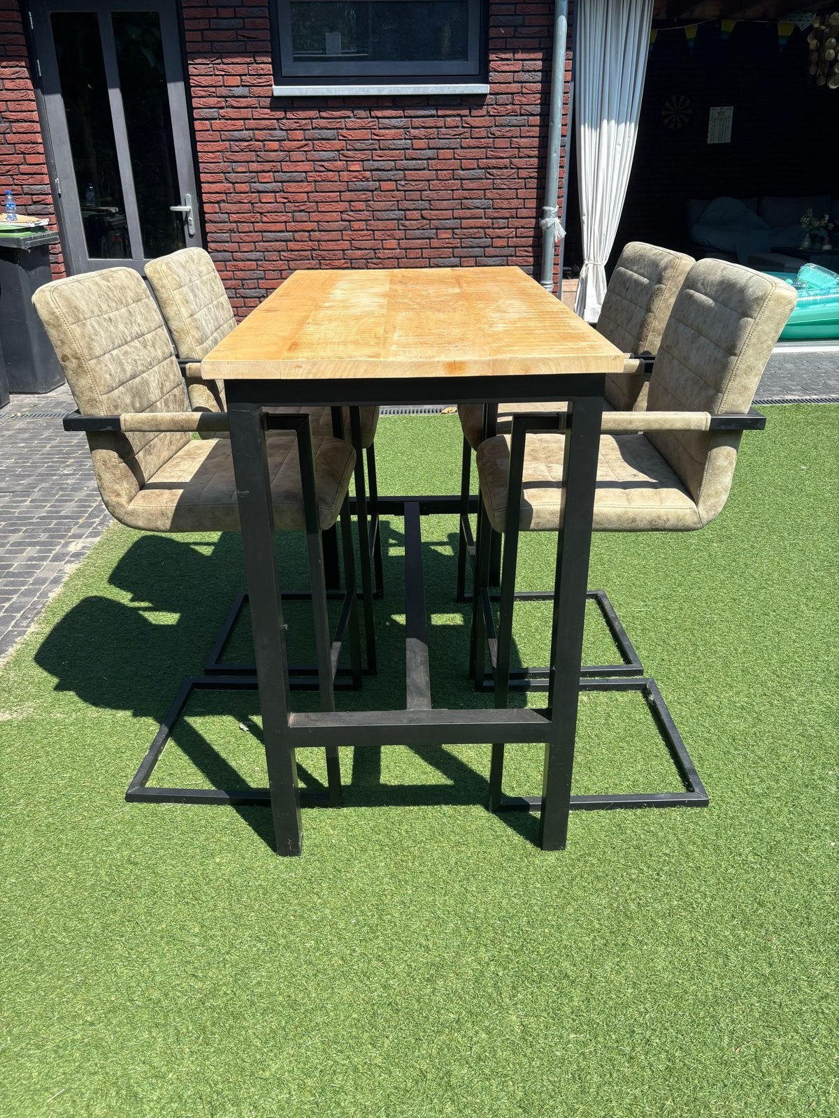 Robuuste bartafel met 4 barkrukken, Ophalen, Zo goed als nieuw