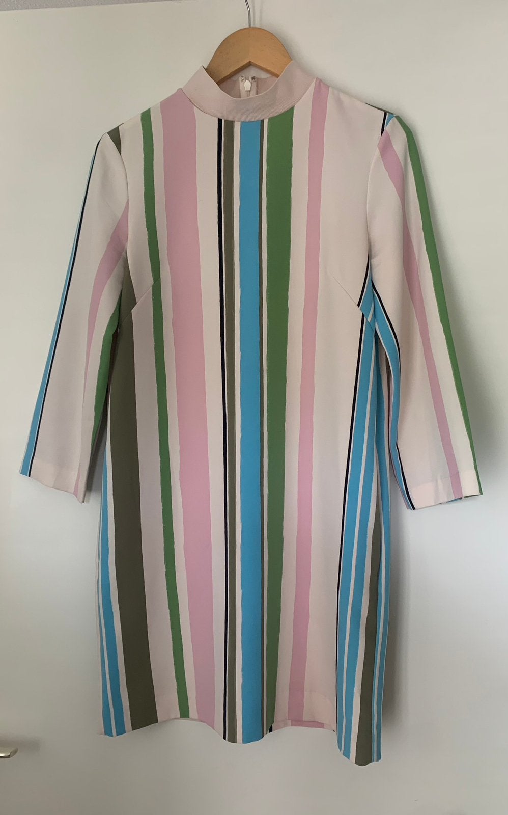 Te koop mooie jurk , sixies stijl van Other stories, Kleding | Dames, Meerkleurig, Nieuw, Ophalen of Verzenden, Knielengte