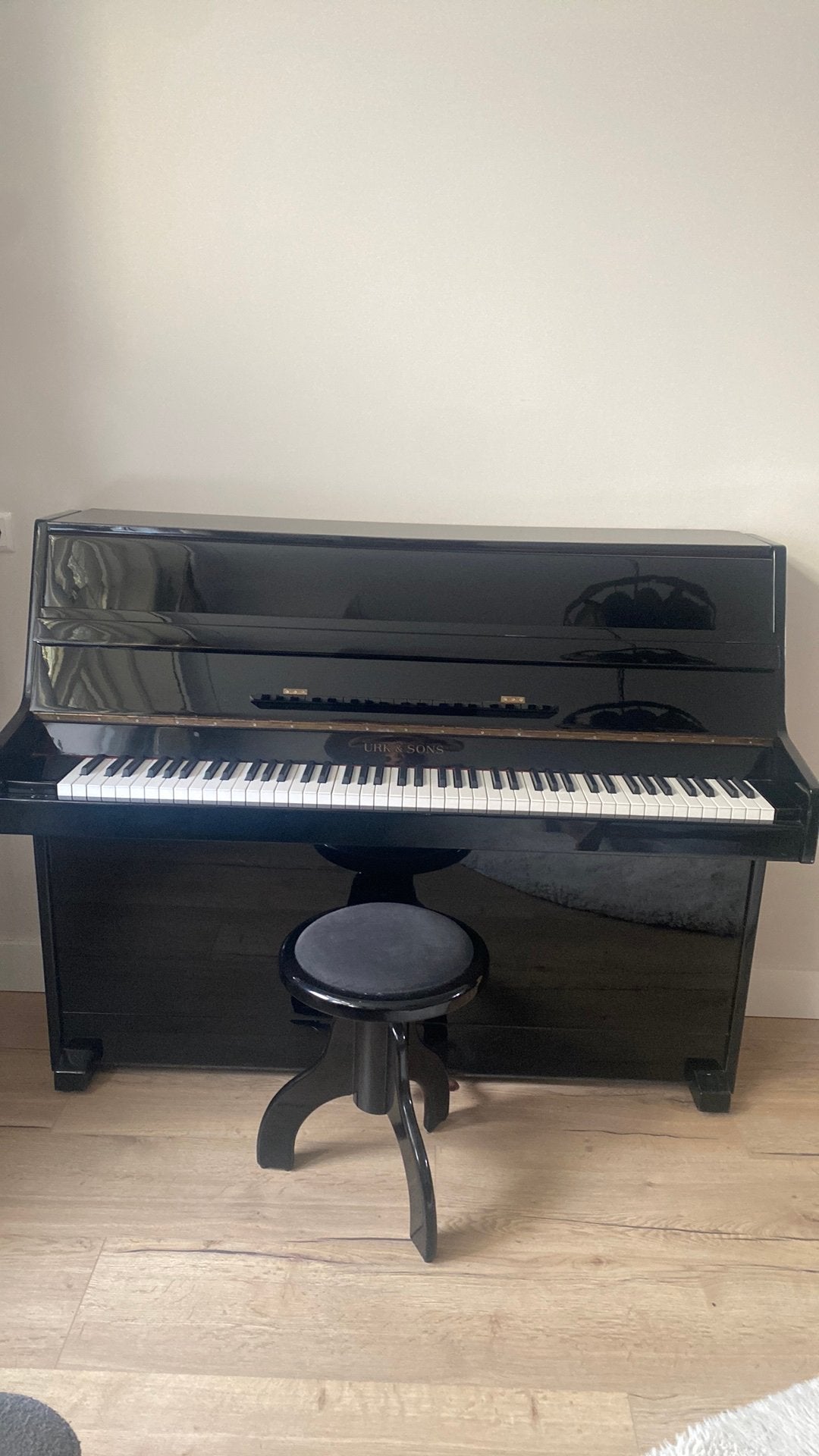 Prachtige piano met kruk, Ophalen, Gebruikt, Bruin