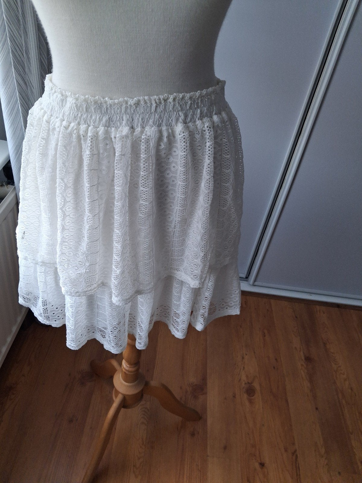 WIT GEVOERD KANTEN STROKEN ROKJE MAAT L, Kleding | Dames, Rokken, Maat 38/40 (M), Wit, Ophalen of Verzenden, Boven de knie