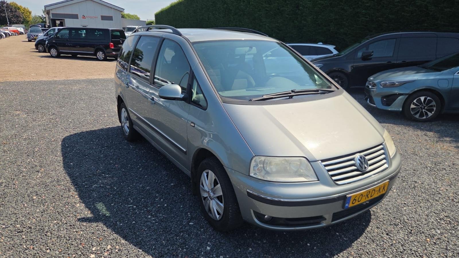 Volkswagen Sharan 1.8 Turbo Comfortline | Autom. Airco | Cru, Auto's, Voorwielaandrijving, Gebruikt, Zwart, 4 cilinders