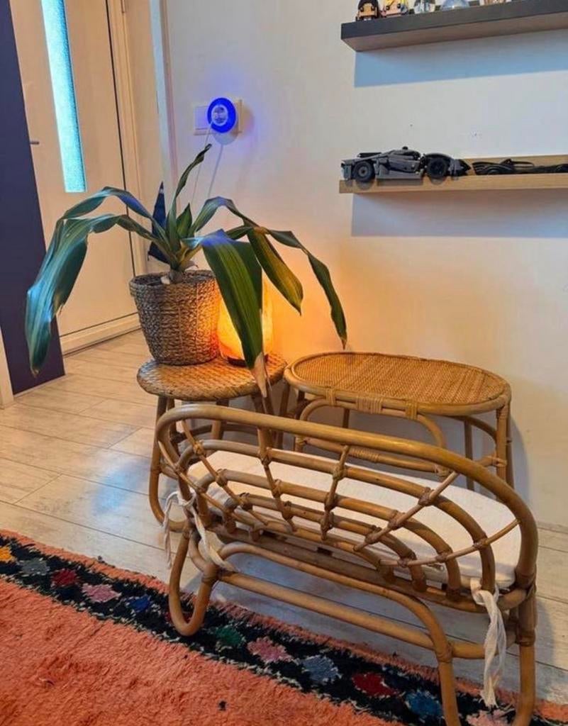 Rotan kinderzitje met tafeltje - Zo goed als nieuw, Kinderen en Baby's, Kinderkamer | Tafels en Stoelen, Ophalen, Zo goed als nieuw