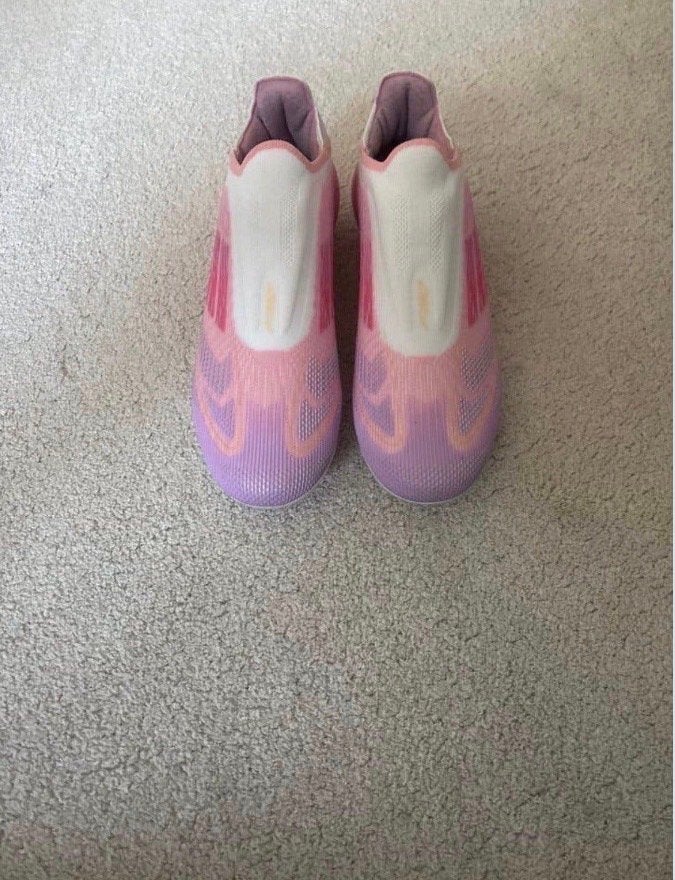Nieuwe Adidas F50 Voetbalschoenen - Roze/Paars, Ophalen of Verzenden, Nieuw, Schoenen