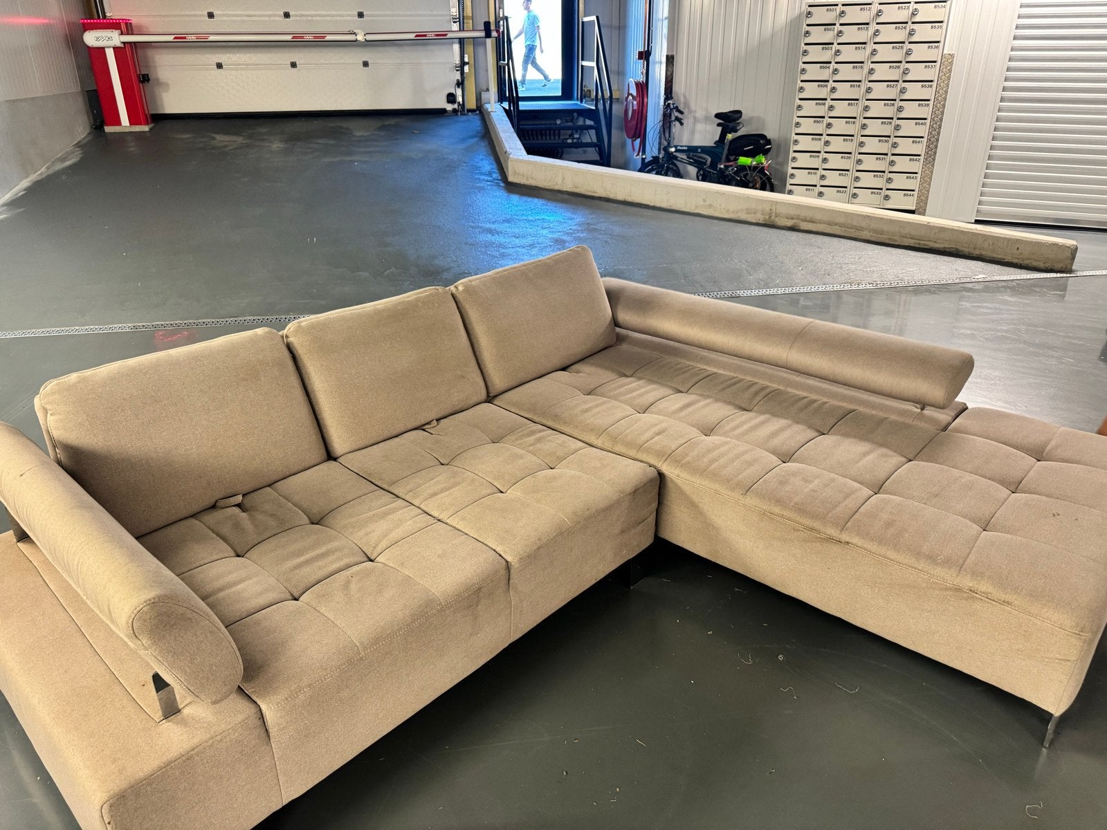 Comfortabele hoekbank - Ideaal voor elke woonkamer, Huis en Inrichting, Ophalen, 250 tot 300 cm, Gebruikt, 100 tot 125 cm