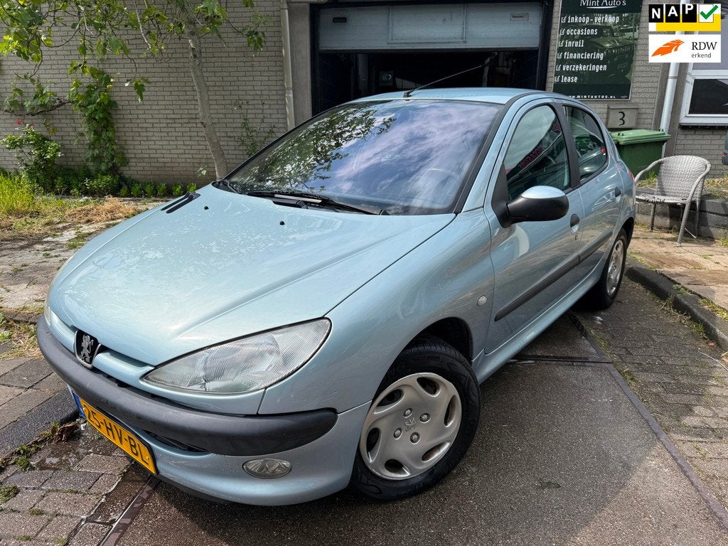 Peugeot 206 1.6-16V Gentry Apk/Airco/Automaat/Nap/Elek.Sleut, Auto's, 4 cilinders, 1039 kg, Bedrijf, Elektrische ramen