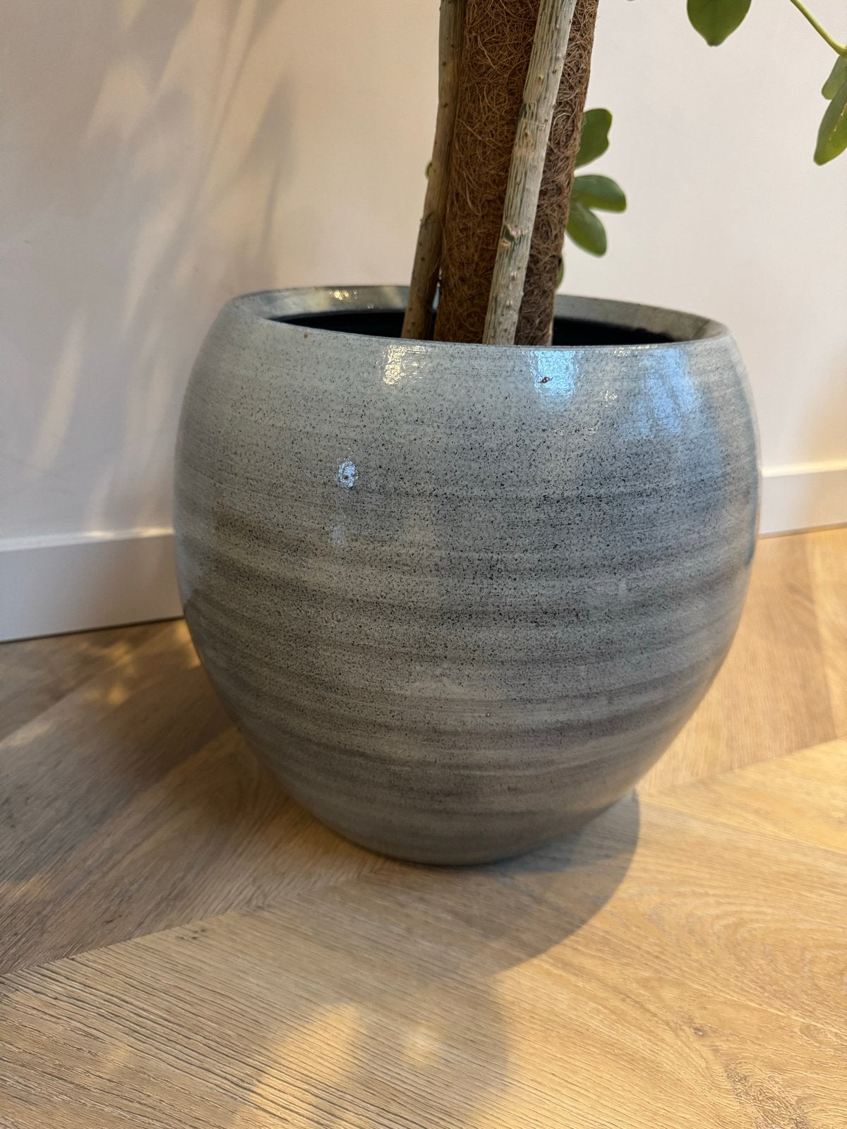 Intratuin pot Cresta ice blue - Diepte 33cm, Hoogte 28cm, Tuin en Terras, Bloempotten, Rond, Binnen, Zo goed als nieuw, Aardewerk