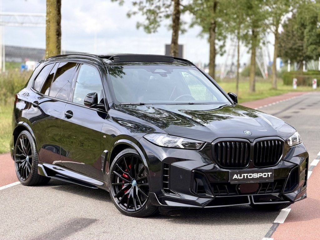 BMW X5 50e xDrive M-Sport Pano H&K HUD 360 Trekhaak Stoelkoe, Auto's, Dealer onderhouden, Gebruikt, Bedrijf, 489 pk