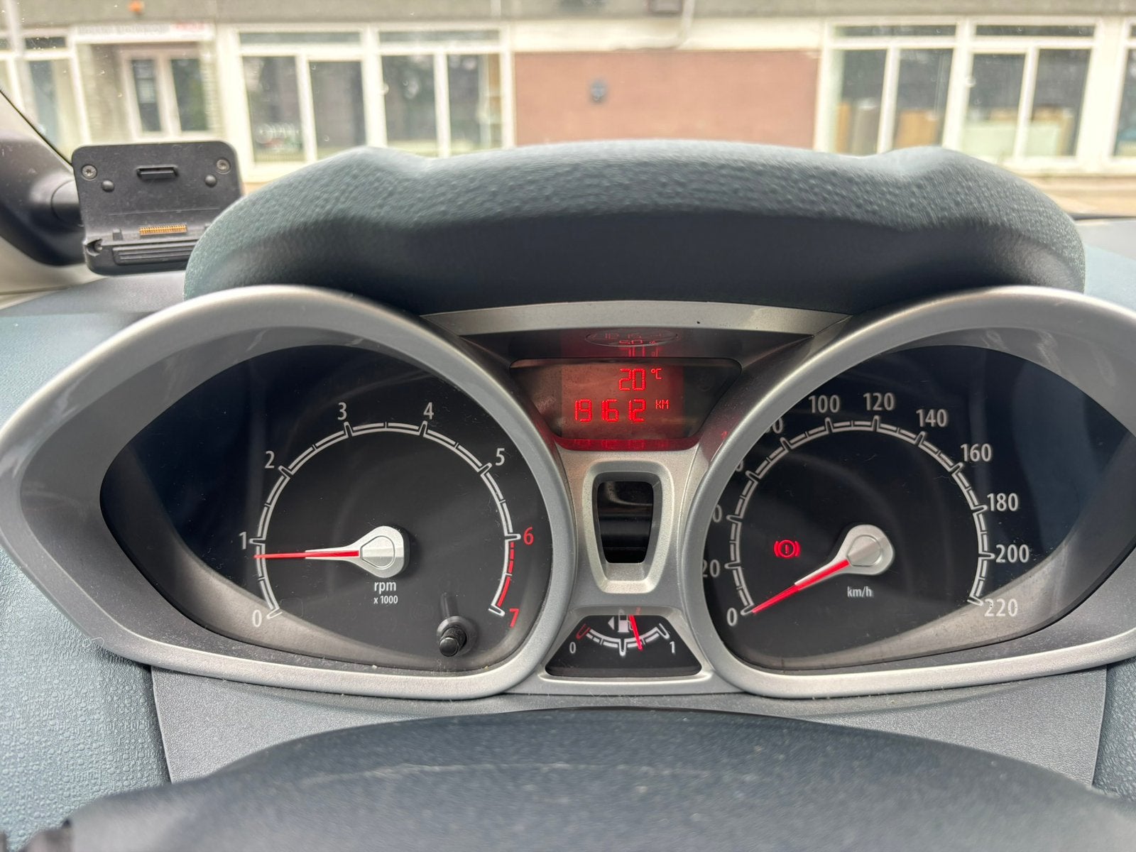 Foto 10 van Ford Fiësta 1.6 Ti-vct 88KW 5DR 2011 Grijs - APK juli 2027