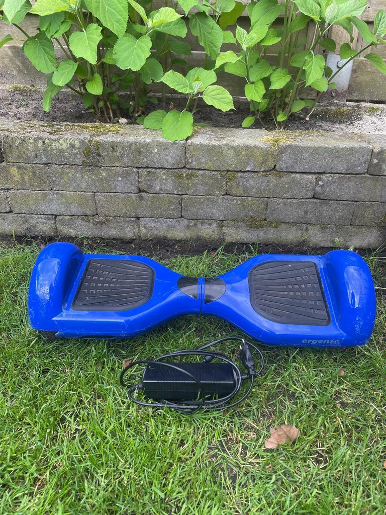 Blauw hoverboard te koop met oplader, Ophalen of Verzenden, Zo goed als nieuw