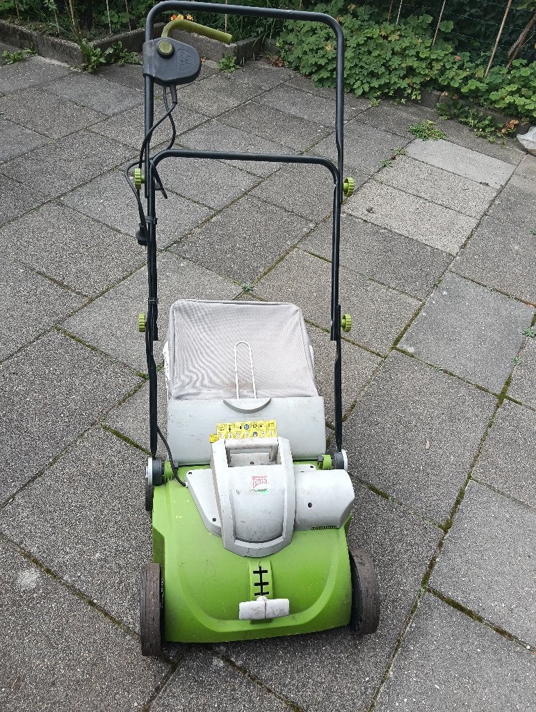 Central Park elektrische verticuteermachine met opvangbak, Ophalen, Gebruikt, Elektrisch, Central Park (Praxis)