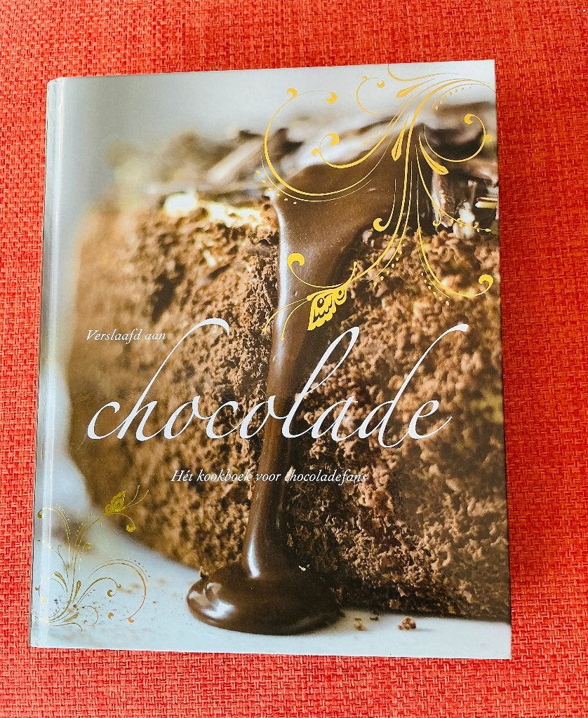 Verslaafd Aan Chocolade, hét kookboek voor chocoladefans, Boeken, Ophalen of Verzenden, Zo goed als nieuw, Taart, Gebak en Desserts