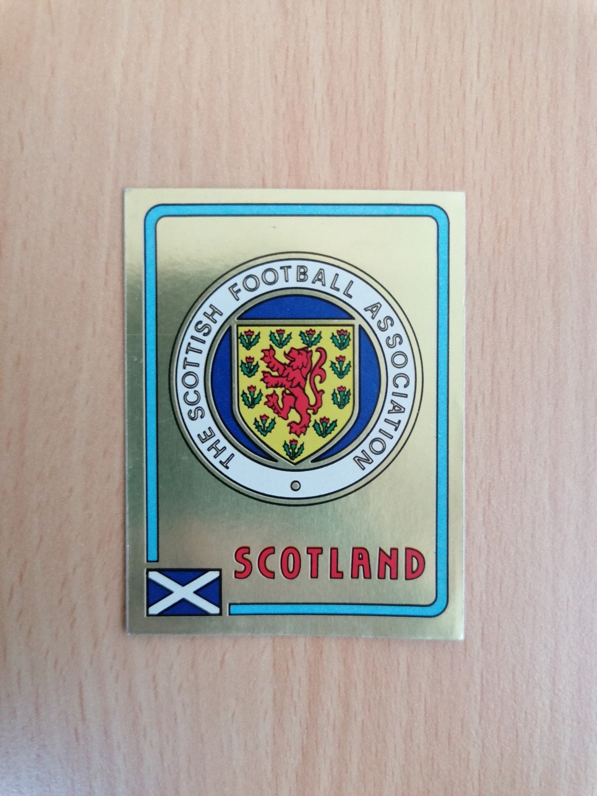 Panini Euro 84 #250 Schotland embleem., Ophalen of Verzenden, Zo goed als nieuw, Buitenlandse clubs, Poster, Plaatje of Sticker