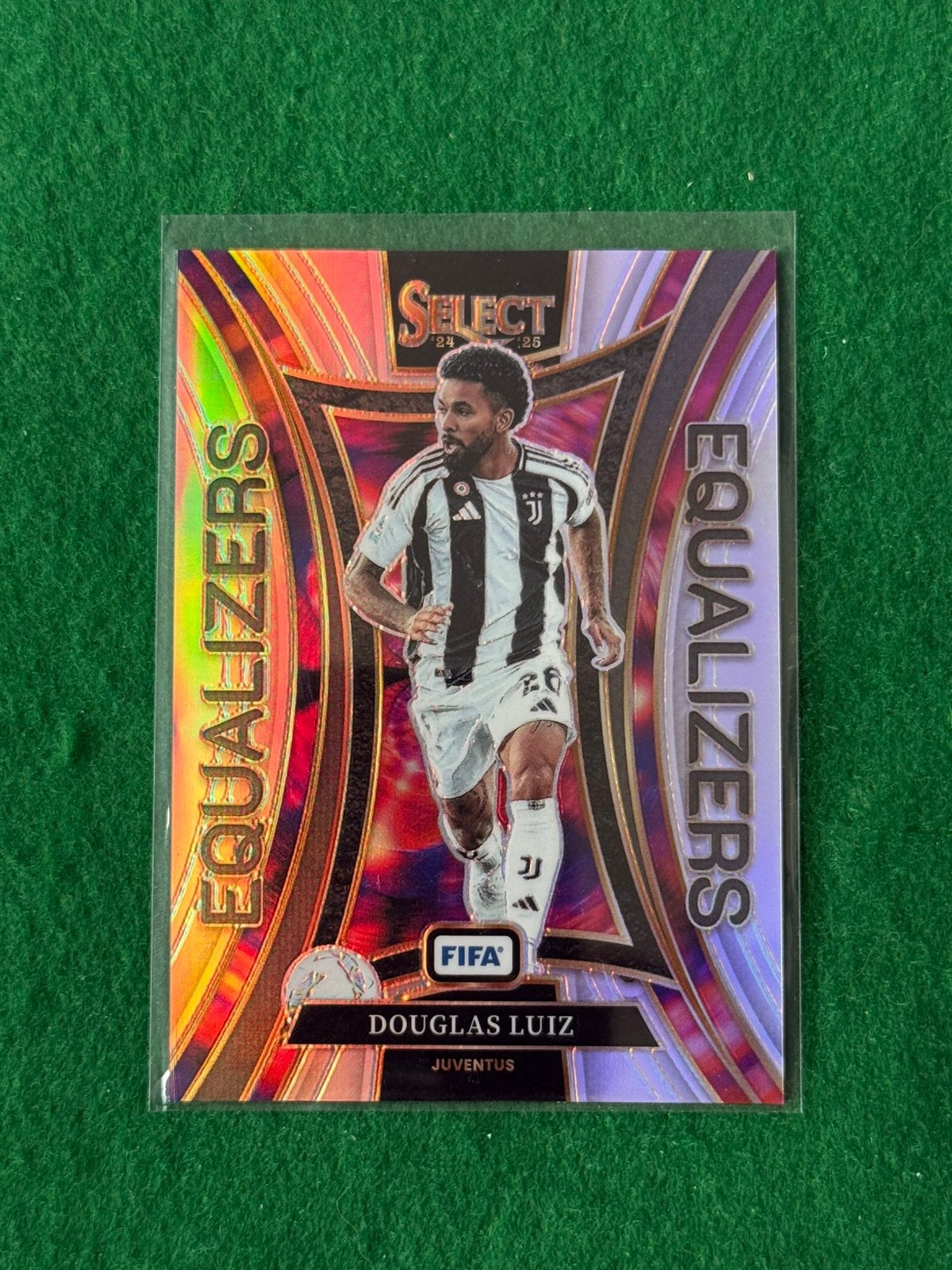 Douglas Luiz #25 Juventus Panini Select 2024-25, Ophalen of Verzenden, Zo goed als nieuw, Buitenlandse clubs, Poster, Plaatje of Sticker