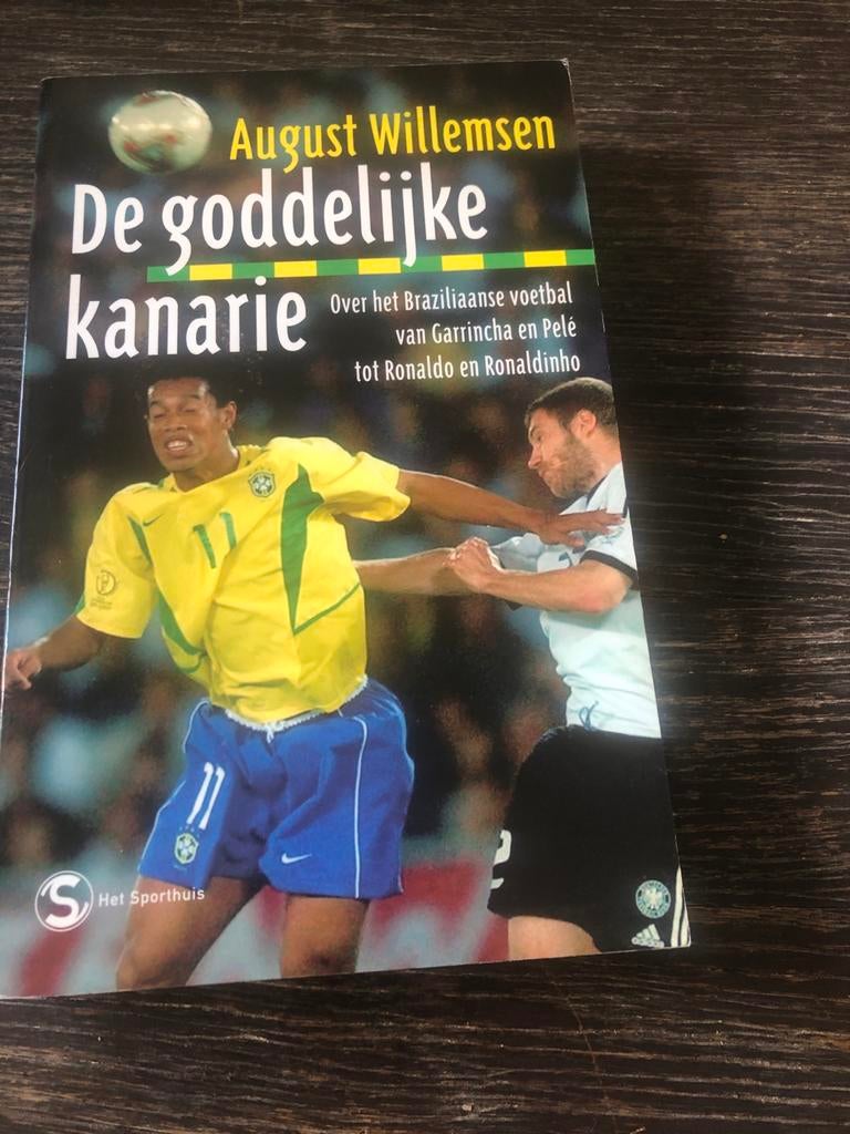 De goddelijke kanarie - August Willemsen, Ophalen of Verzenden, Gelezen, Overige sporten