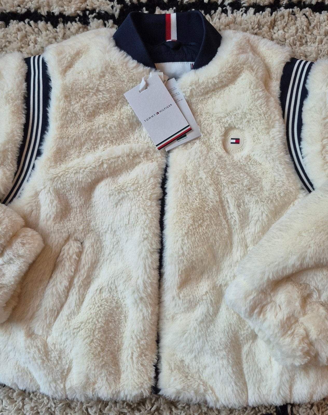 Nieuwe Tommy Hilfiger Bomber Winterjas - Fluffy - Maat, Ophalen of Verzenden, Nieuw, Tommy Hilfiger, Jongen of Meisje