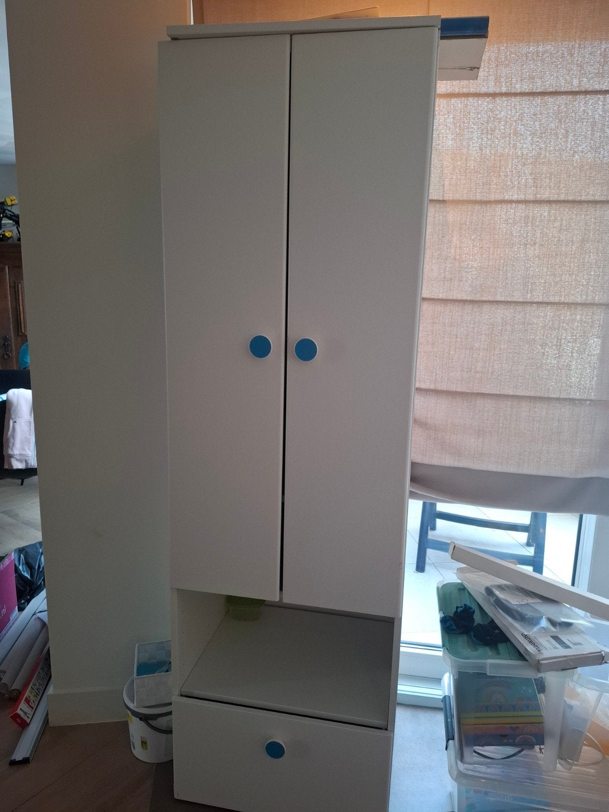 Ikea Kledingkast voor Kinderkamer - Wit met Blauwe Knoppen, Ophalen, 50 tot 70 cm, 105 cm of meer, Zo goed als nieuw