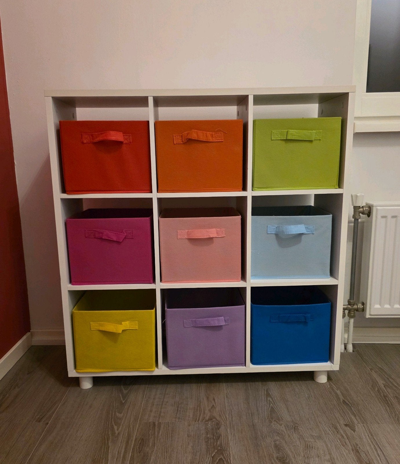 Roomdivider kastje met gekleurde manden, Ophalen