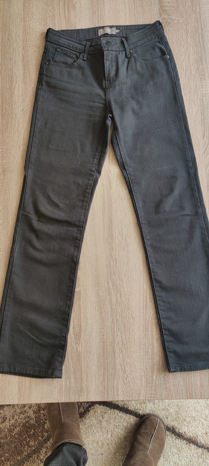 Levis demi curve spijkerbroek, Zwart, Ophalen of Verzenden, Zo goed als nieuw, W27 (confectie 34) of kleiner