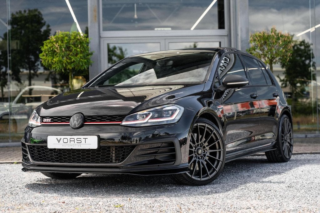 Volkswagen Golf 2.0 TSI GTI TCR Pano Dsg Akrapovic DCC Vol, 15 km/l, Gebruikt, Zwart, 4 cilinders