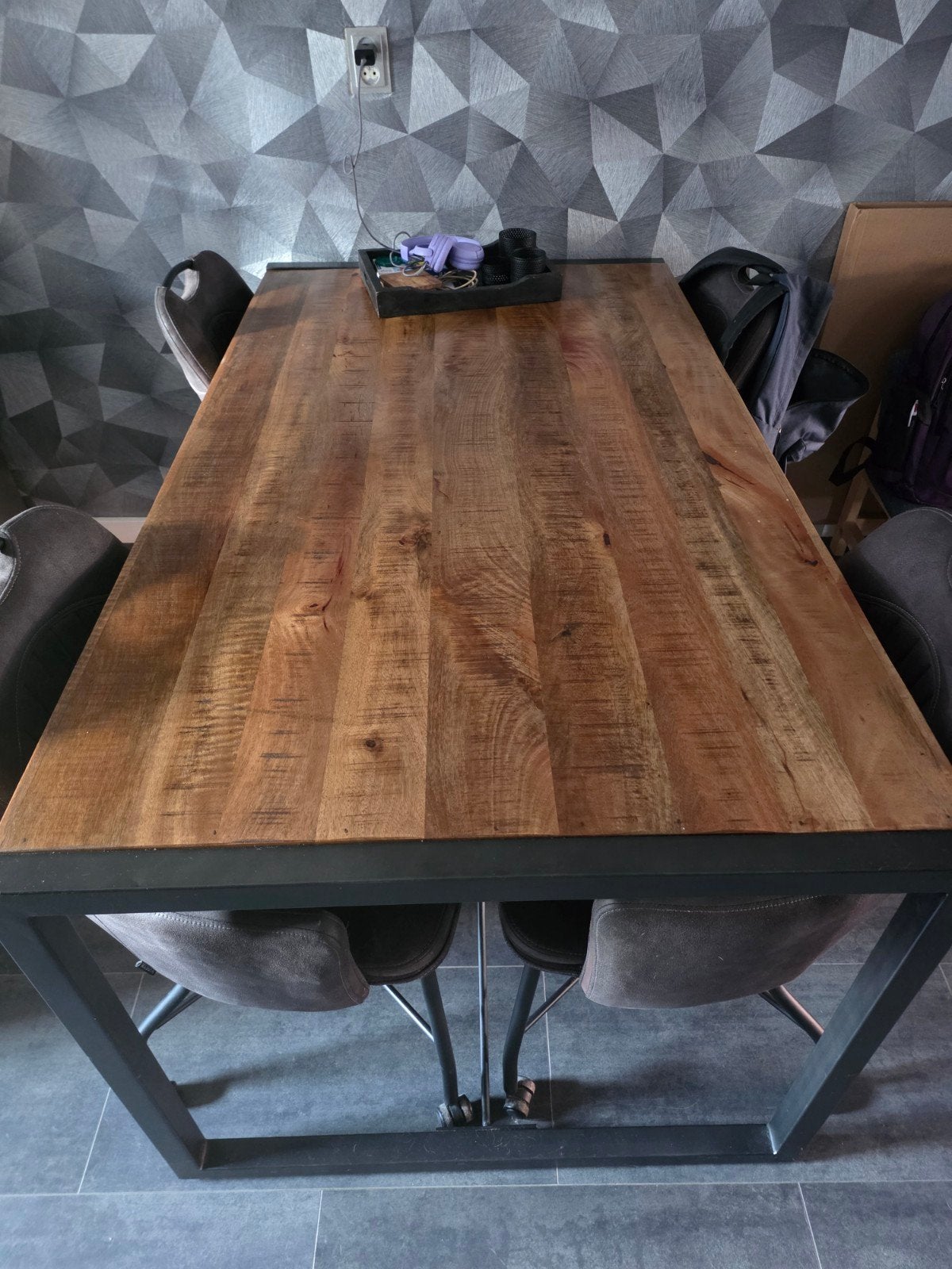 Set eet, salon en bijzettafel mangohout nu 300 eu!, Ophalen