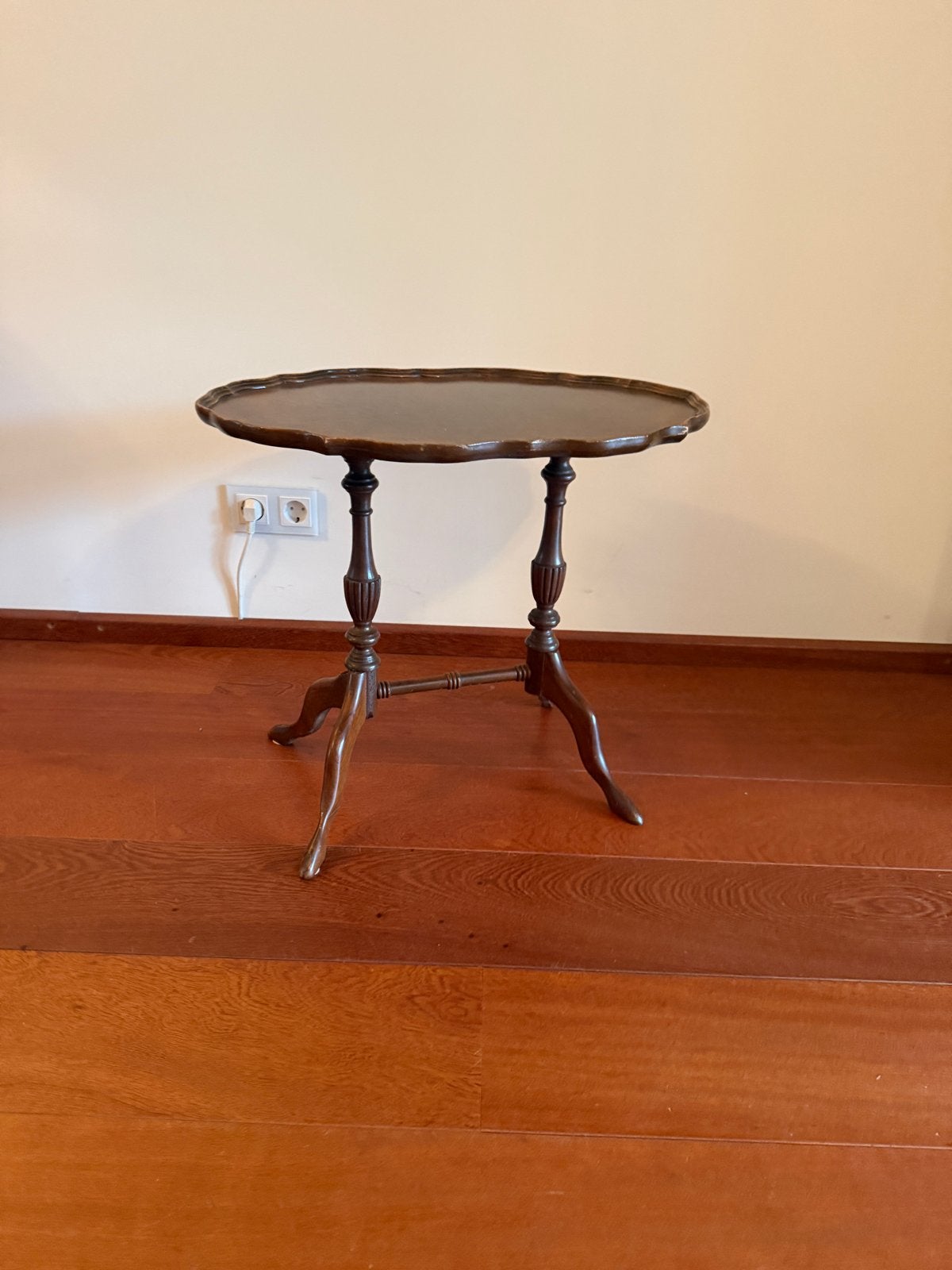 Bijzettafel met pie-crust rand, Georgian/Chippendale-stijl, Huis en Inrichting, Ophalen, Gebruikt, Ovaal, Hout