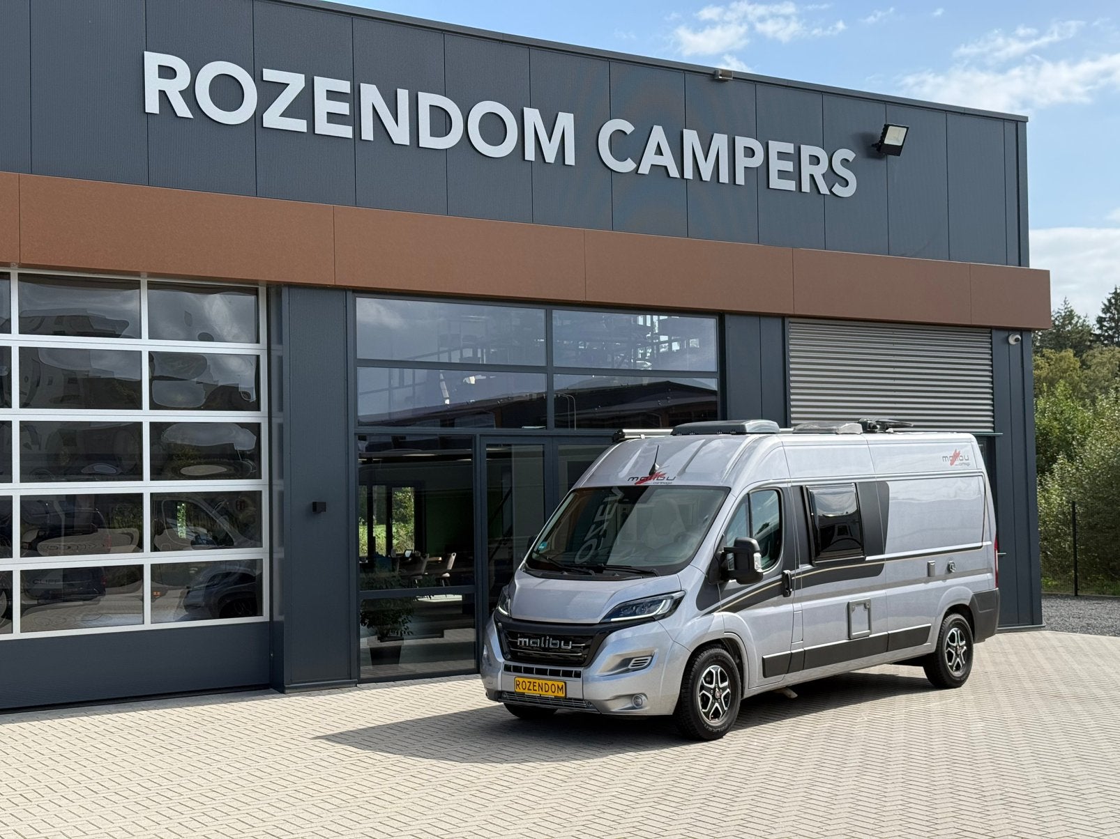 Malibu van 600 LE * 2024 * Enkele bedden * 6 meter * Keyless, Automaat, Buscamper of Camperbus, Luifel, Ringverwarming