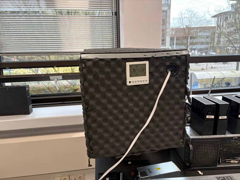 Antminer l9 - met garantie en zeus case!, Computers en Software, Serverkasten, Zo goed als nieuw, Ophalen