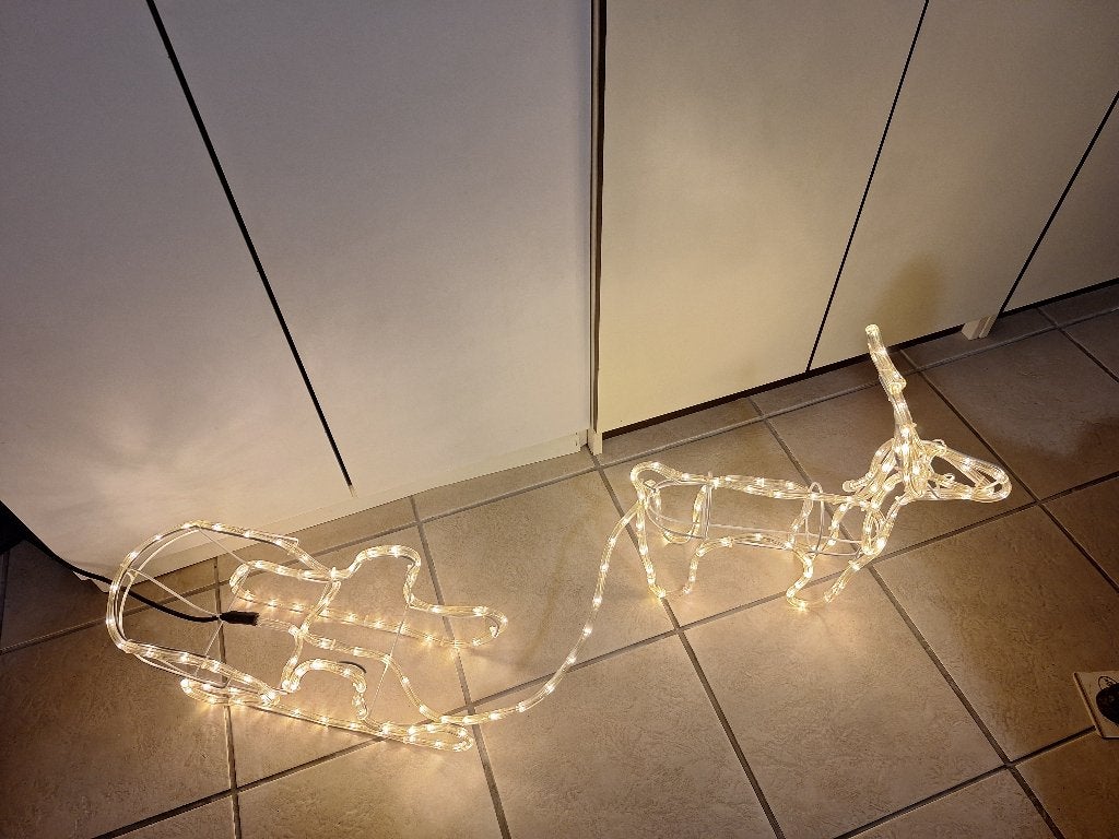 Rendier en arreslee verlicht met kerst, Diversen, Ophalen, Zo goed als nieuw