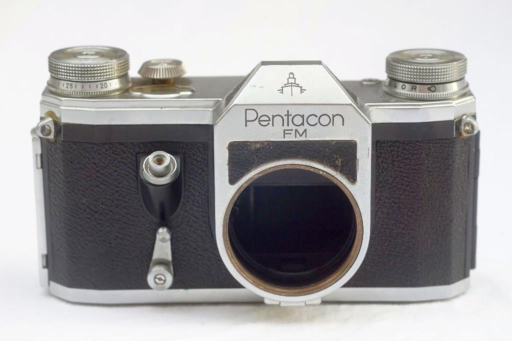 Pentacon FM body (for parts) uit de Zeiss “Contax S”- lijn, Audio, Tv en Foto, Fotocamera's Analoog, Ophalen of Verzenden, Compact