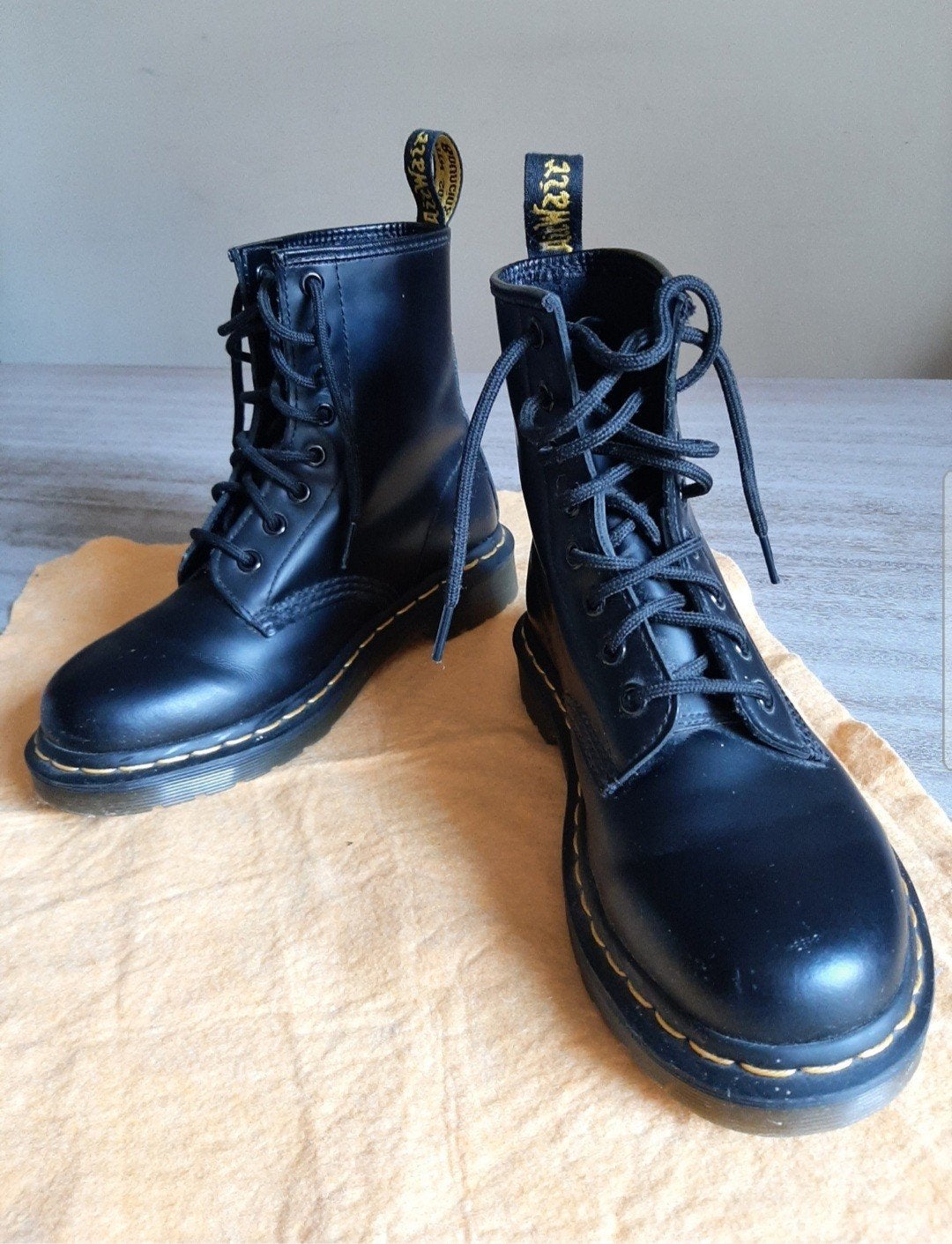 Nieuwe zwarte Dr. Martens maat 36+onderhoudsset, Kleding | Dames, Ophalen of Verzenden, Nieuw, Zwart