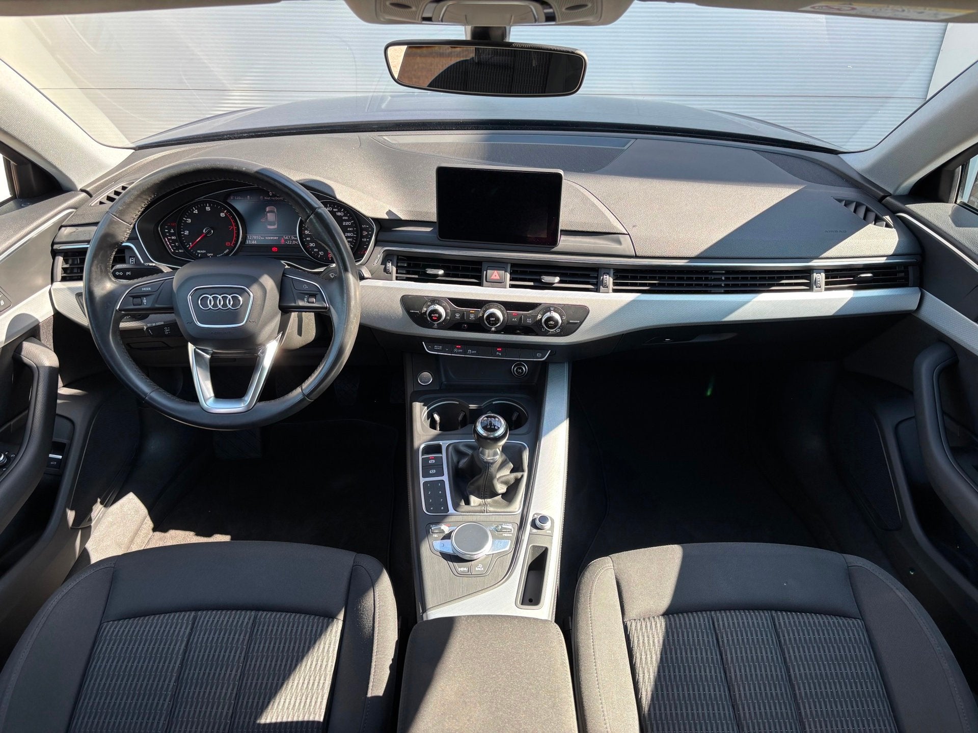 Audi A4 Limousine 2.0 TFSI ultra Design Pro Line|Carplay|Nav, Auto's, Automatische klimaatregeling, Stof, Gebruikt, Euro 6