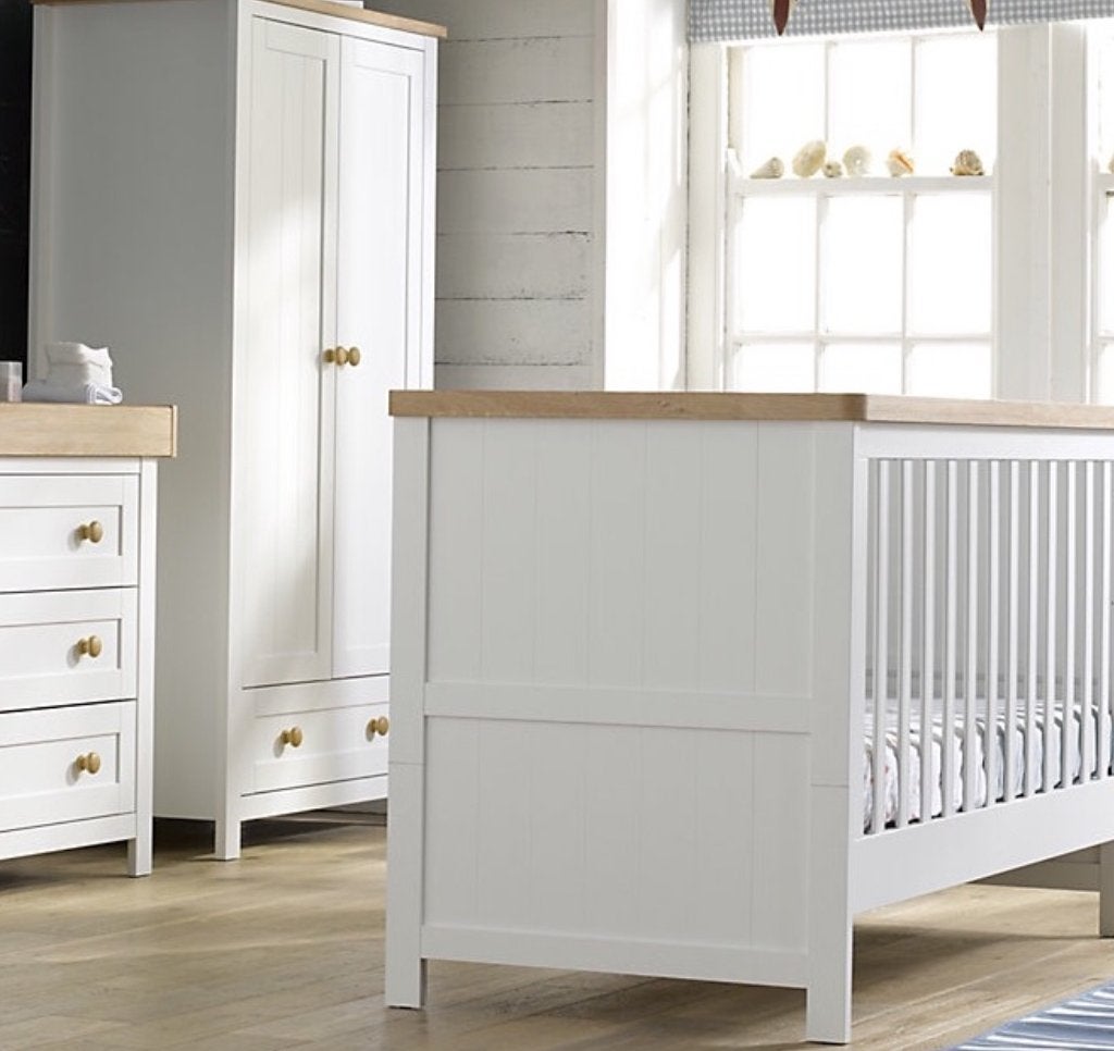 Mothercare Babykamer Set: Ledikant, Commode, Kledingkast, Ophalen, Zo goed als nieuw, Jongetje of Meisje